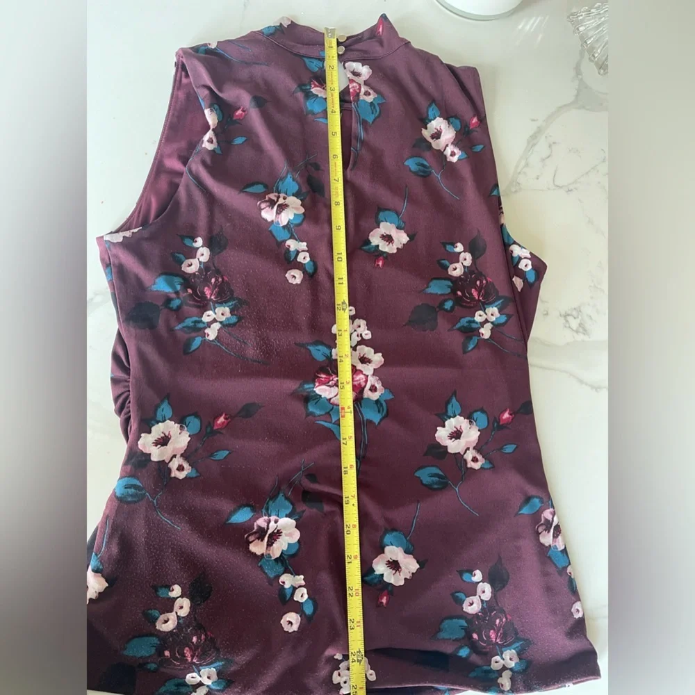 White House Black Market Sleeveless Blouse Top Size Medium